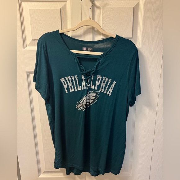 Philadelphia Eagles (Tie) Women’s Top - Picture 2 of 3
